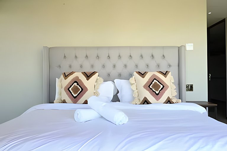Hidalgo Residences 15B by Del Mar