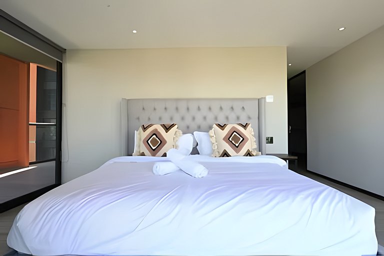 Hidalgo Residences 15B by Del Mar