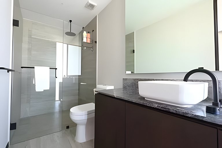 Hidalgo Residences 15B by Del Mar