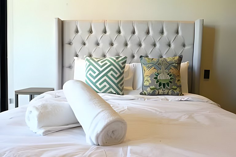 Hidalgo Residences 15B by Del Mar
