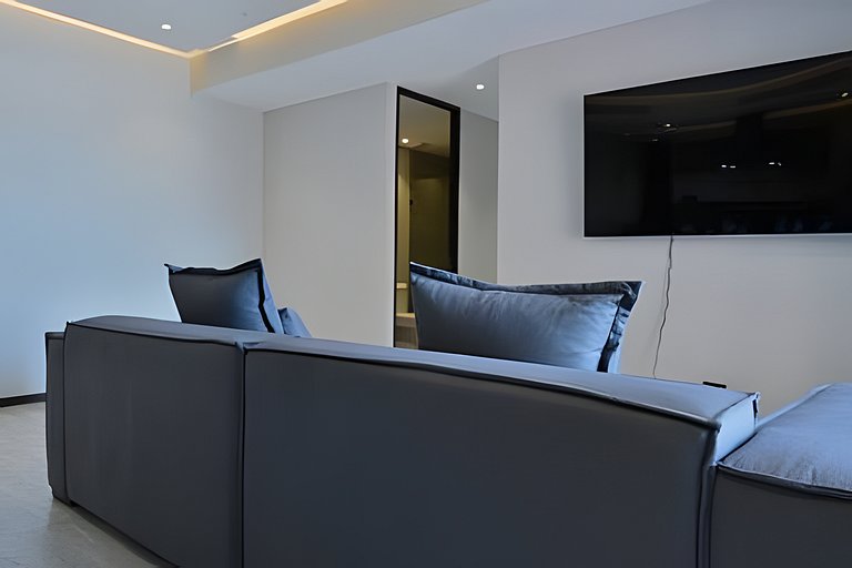 Hidalgo Residences 9B by Del Mar