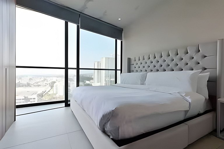Urbania PHB Torre 100 by Del Mar