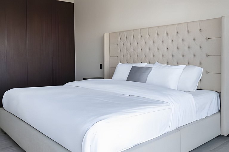 Hidalgo Residences 11G by Del Mar
