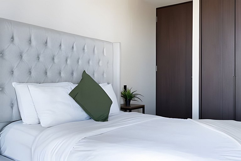 Hidalgo Residences 18D by Del Mar