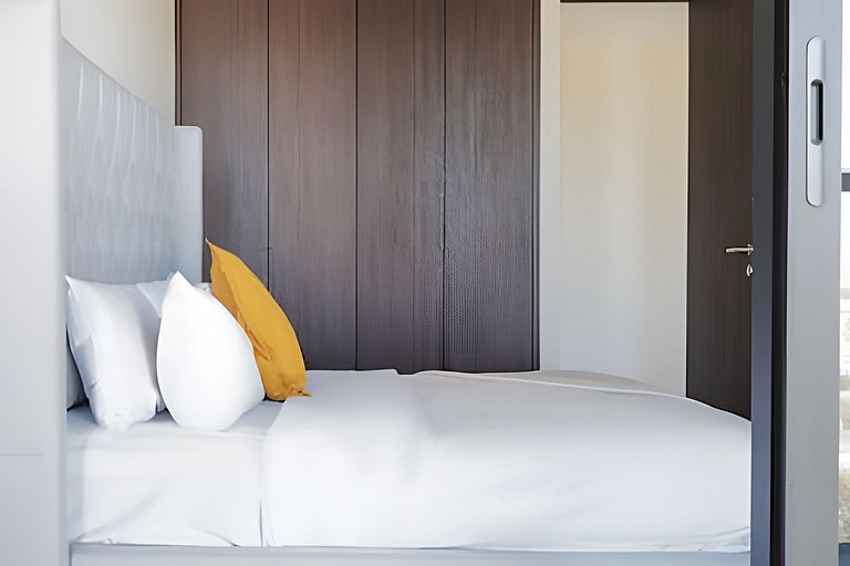 Hidalgo Residences 18D by Del Mar