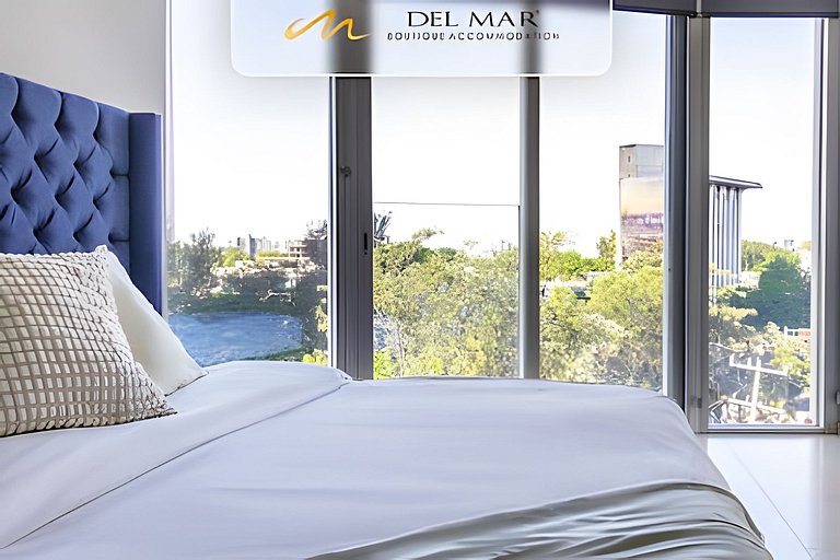 Garibaldi 305 by Del Mar