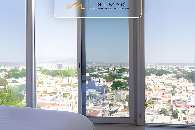 Garibaldi 305 by Del Mar