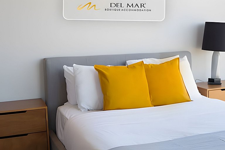 Urbania PHA Torre 100 by Del Mar