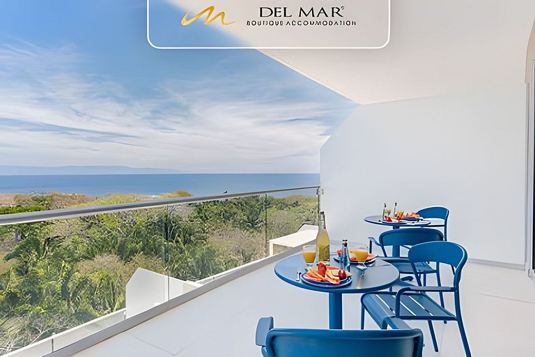 Bolongo 310 by Del Mar