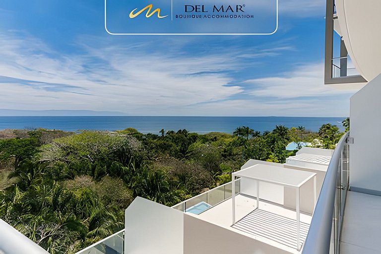 Bolongo 310 by Del Mar