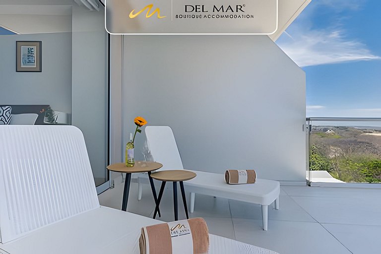 Bolongo 310 by Del Mar