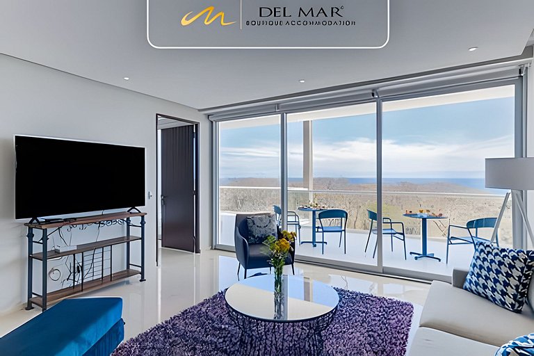 Bolongo 310 by Del Mar