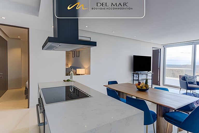 Bolongo 310 by Del Mar