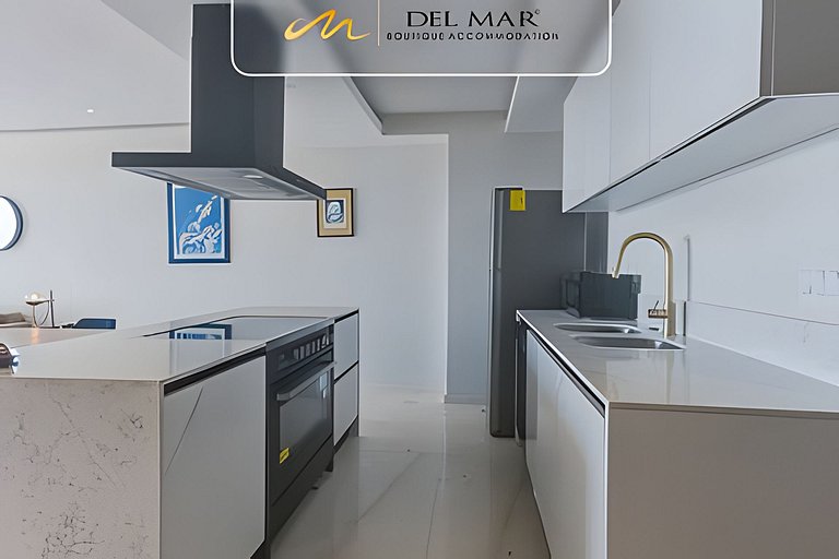 Bolongo 310 by Del Mar