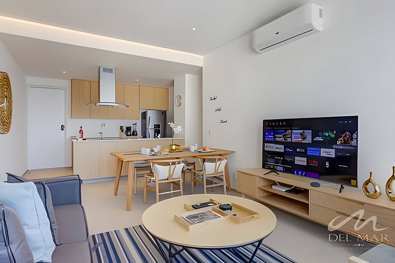 Aria Ocean 916 by Del Mar