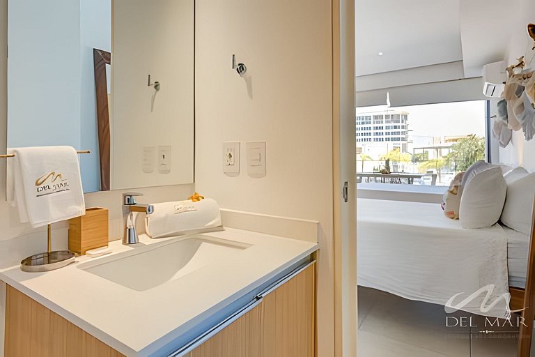 Aria Ocean 213 by Del Mar