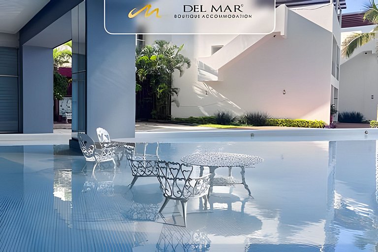 Icon by Del Mar