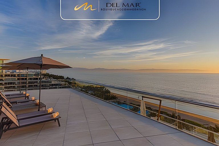 Peninsula 9r by Del Mar