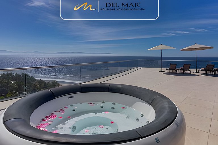 Peninsula 9r by Del Mar
