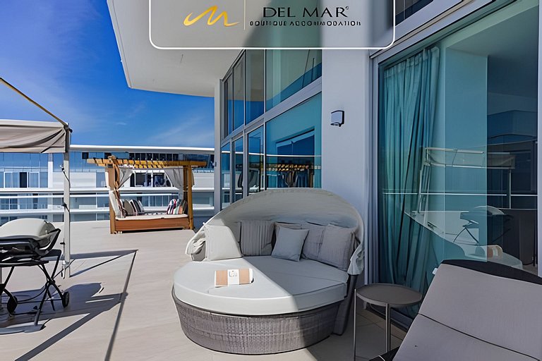 Peninsula 9r by Del Mar