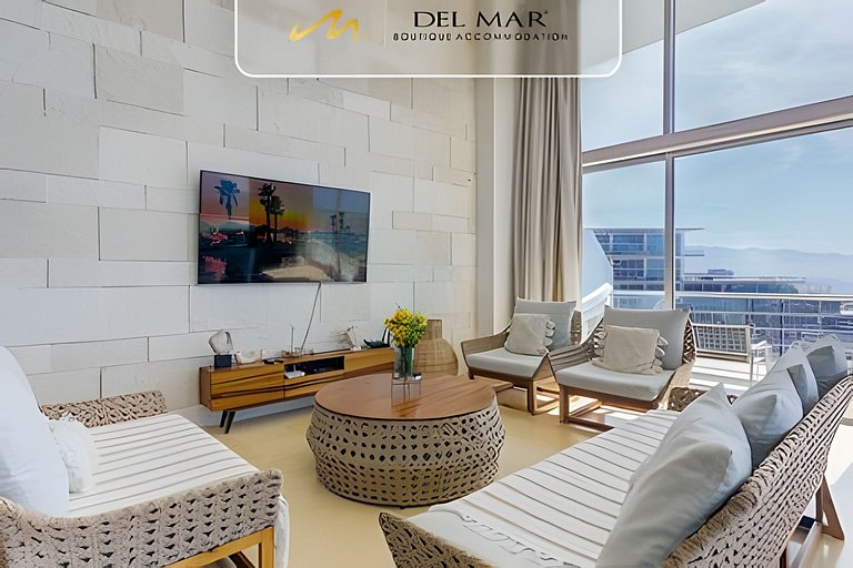 Peninsula 9r by Del Mar