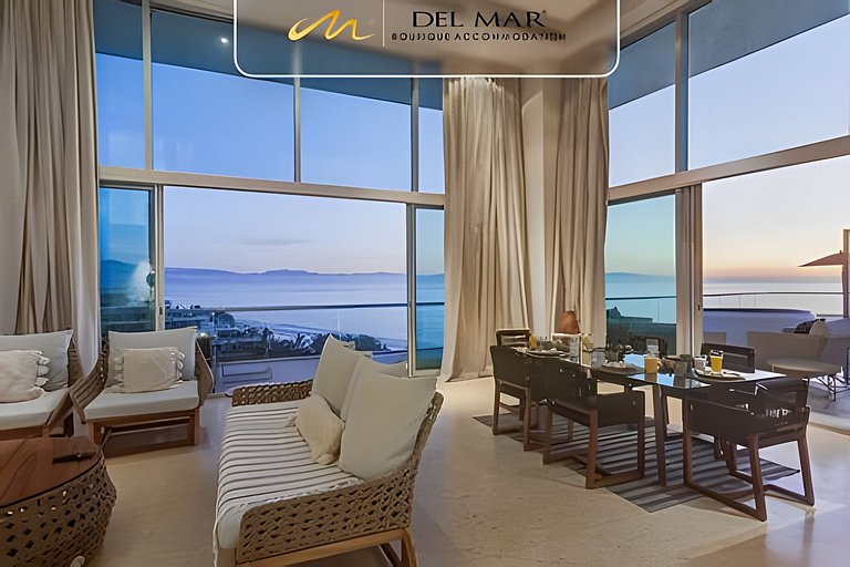 Peninsula 9r by Del Mar