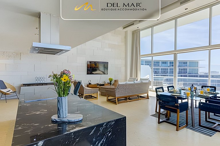 Peninsula 9r by Del Mar