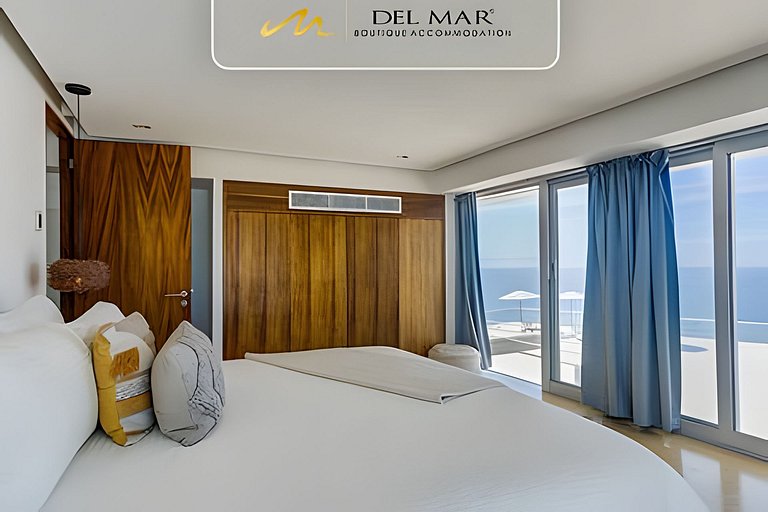 Peninsula 9r by Del Mar