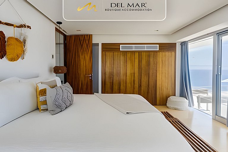 Peninsula 9r by Del Mar