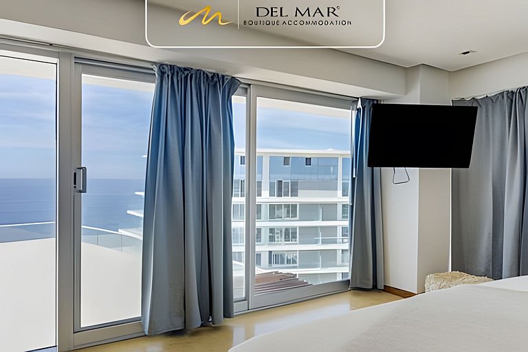 Peninsula 9r by Del Mar
