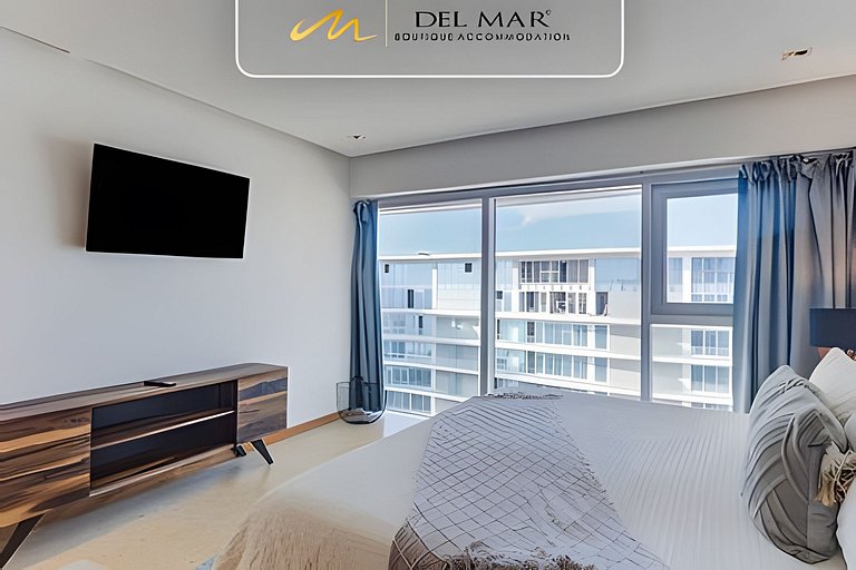 Peninsula 9r by Del Mar