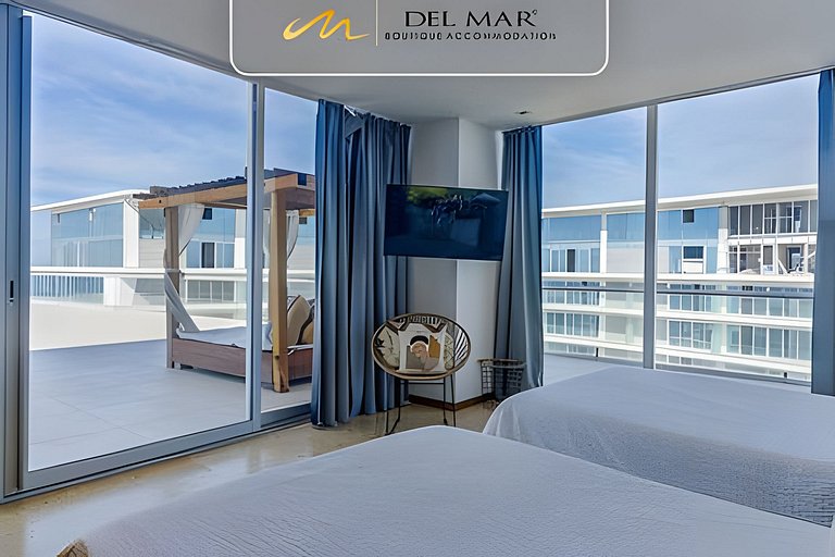 Peninsula 9r by Del Mar