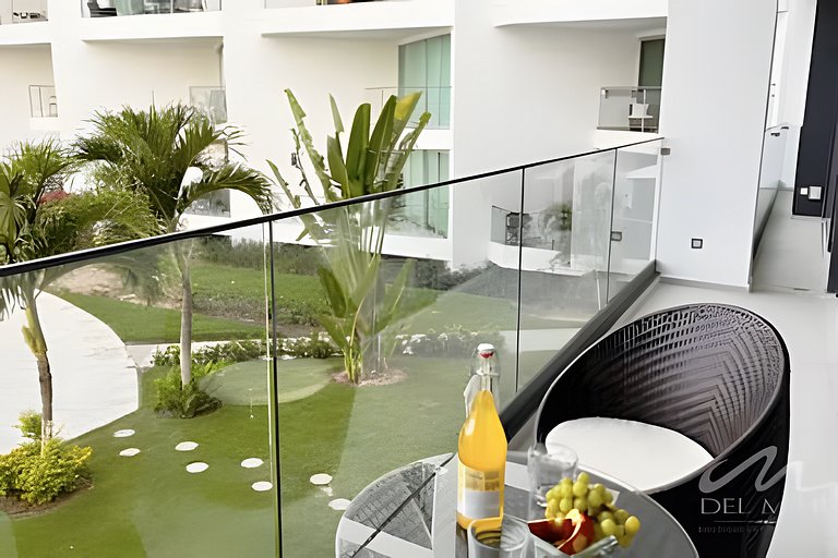 Aria Ocean 216 by Del Mar