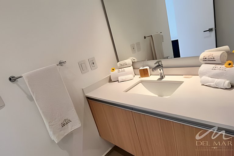 Aria Ocean 216 by Del Mar