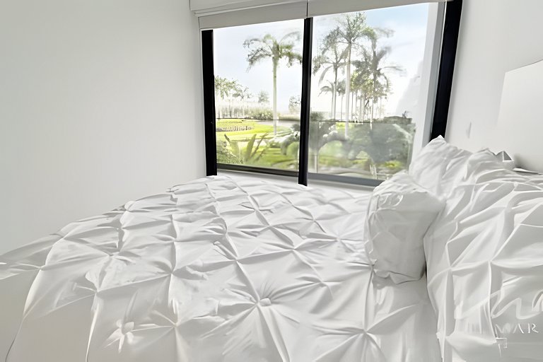 Aria Ocean 216 by Del Mar