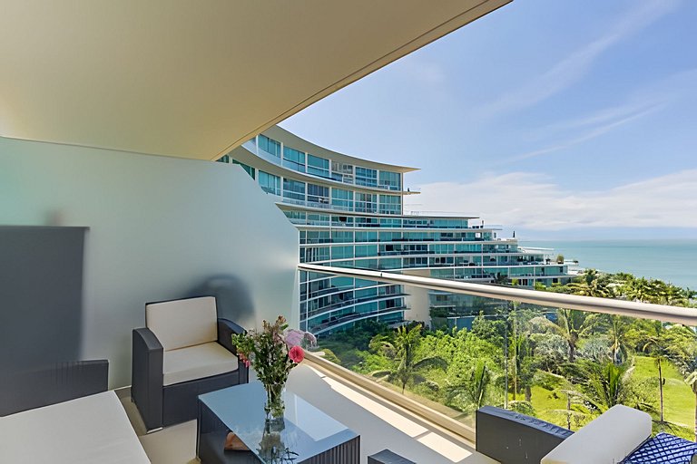 Peninsula 7L F1 by Del Mar