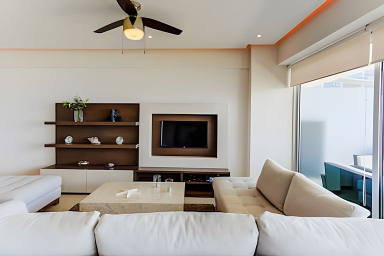 Peninsula 7L F1 by Del Mar