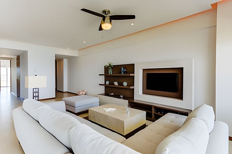 Peninsula 7L F1 by Del Mar
