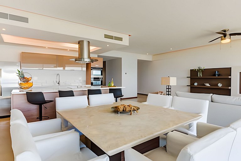 Peninsula 7L F1 by Del Mar