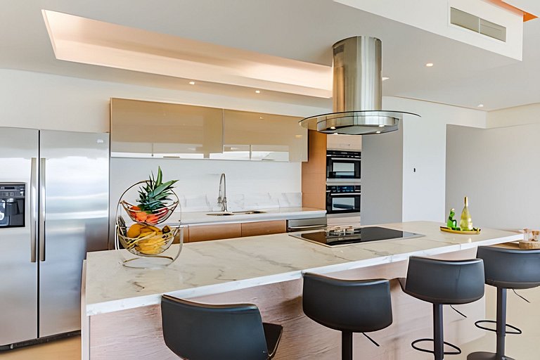 Peninsula 7L F1 by Del Mar