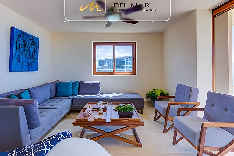 Palma 301 by Del Mar