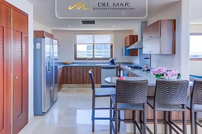 Palma 301 by Del Mar