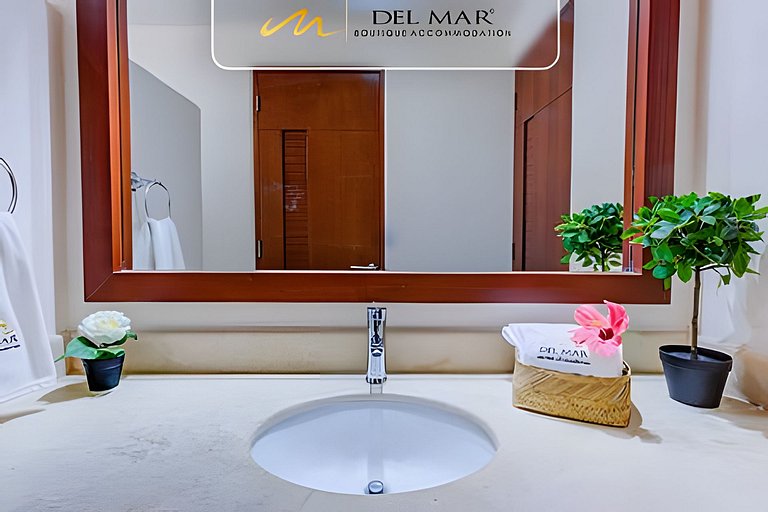 Palma 301 by Del Mar