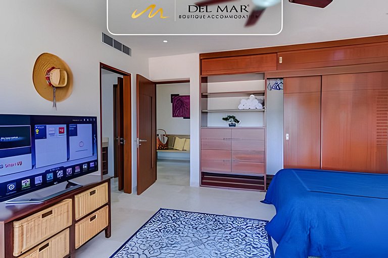 Palma 301 by Del Mar