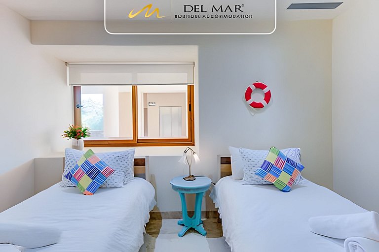 Palma 301 by Del Mar