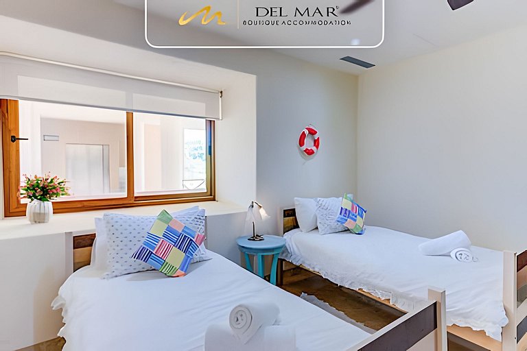 Palma 301 by Del Mar
