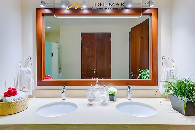 Palma 301 by Del Mar