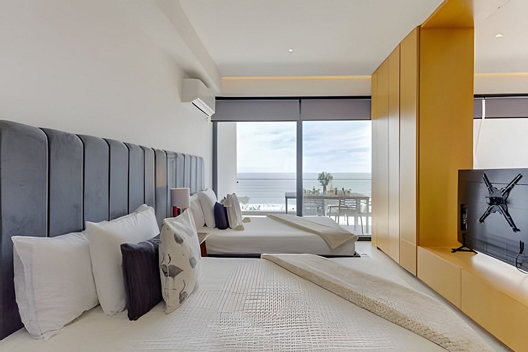 Aria 803 Del Mar by Del Mar