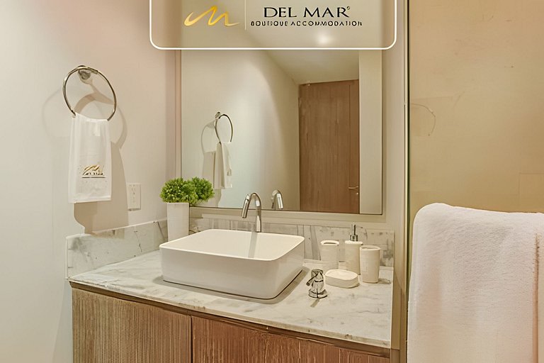 Península 5Q by Del Mar