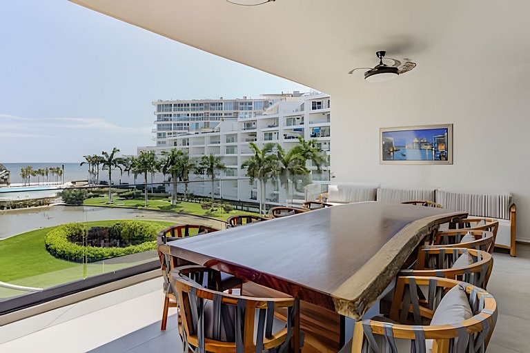 Aria Ocean 406 by Del Mar